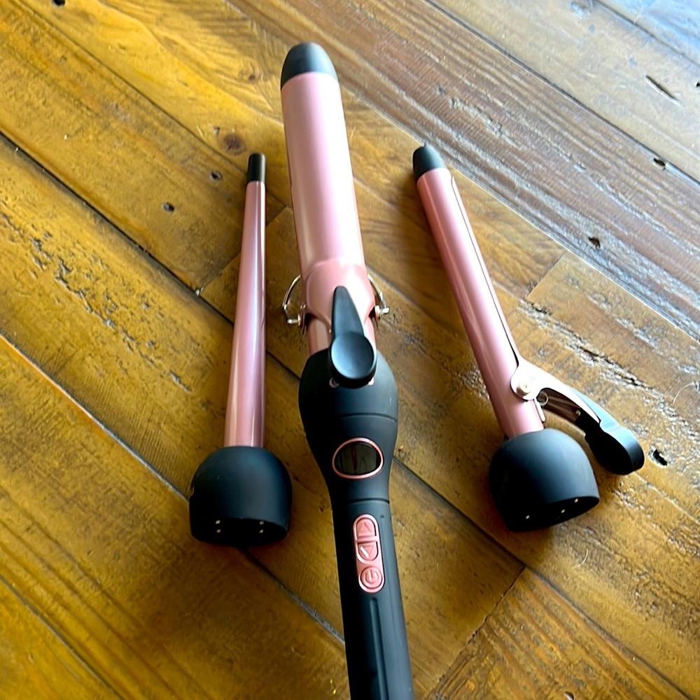 Huhu curling wand and attachments